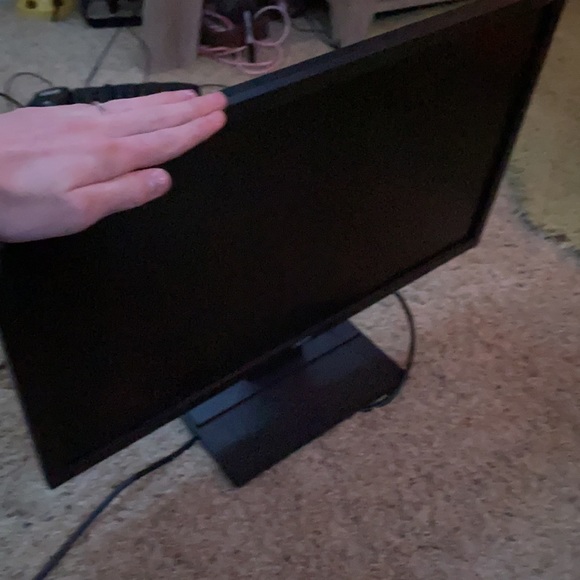 Acer V246HL Computer Monitor (VGA, DVI) - Picture 3 of 3